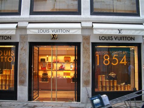 monza louis vuitton negozi|Find Louis Vuitton Stores in Italy .